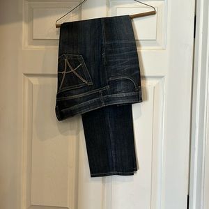 Kut boyfriend jeans size 6. Never worn, smoke free home.